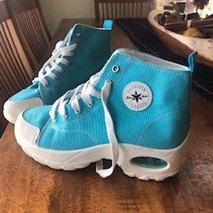 Size 7 sneakers